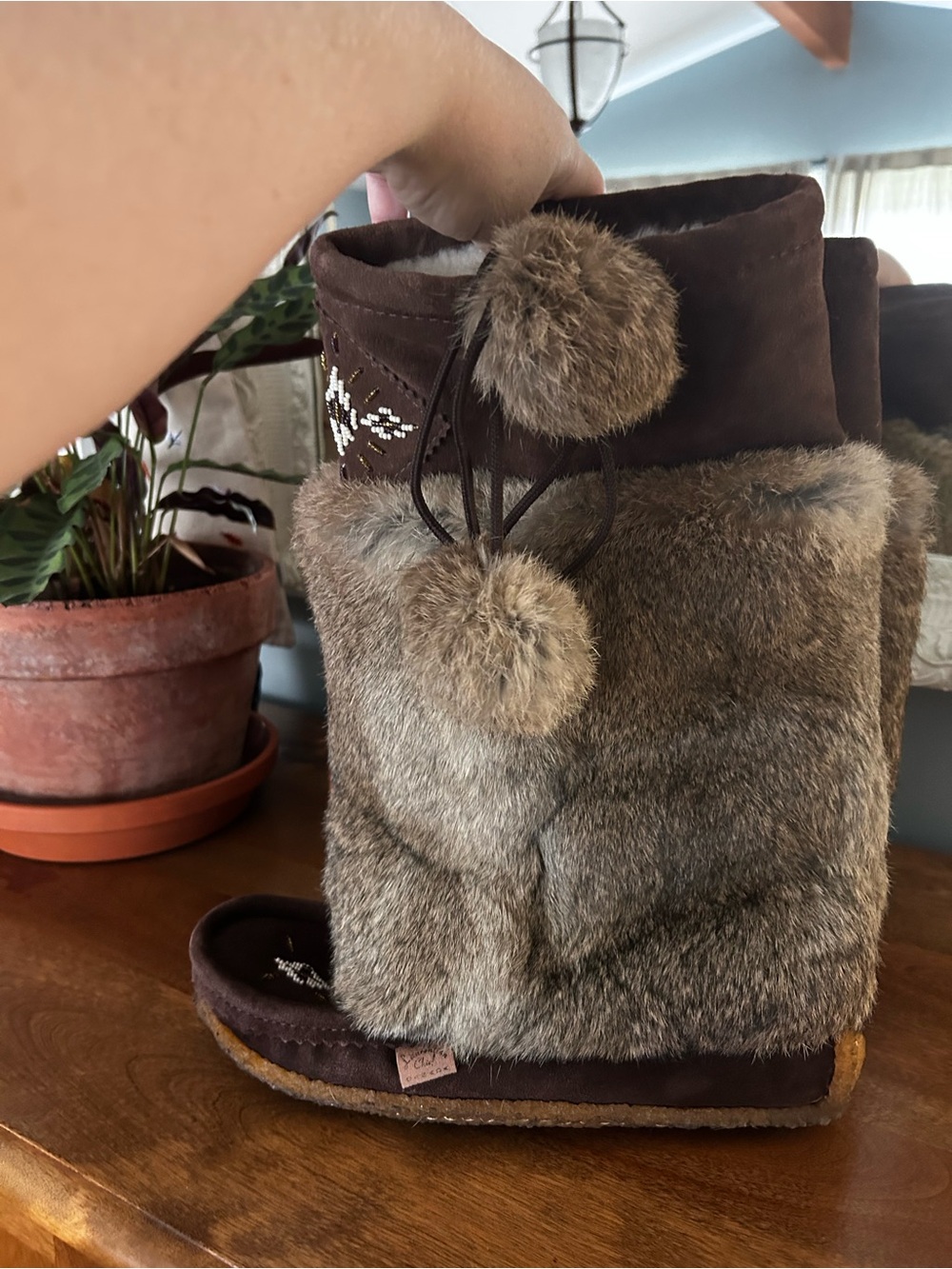 Laurentian Chief | Leather Mukluks - 16" Colour: Old Brown, Women’s